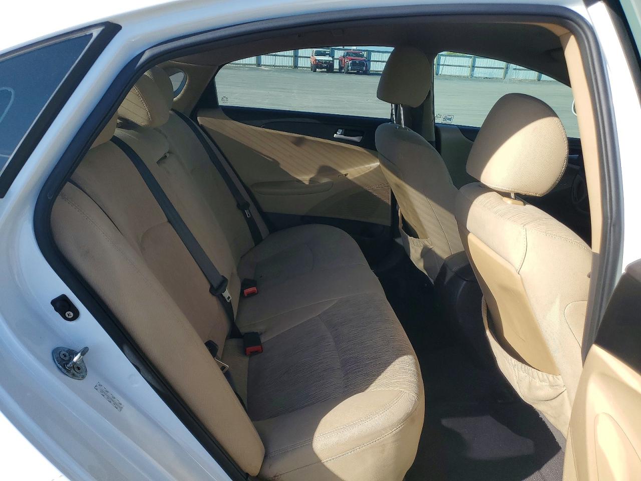 2011 HYUNDAI SONATA GLS photo 28