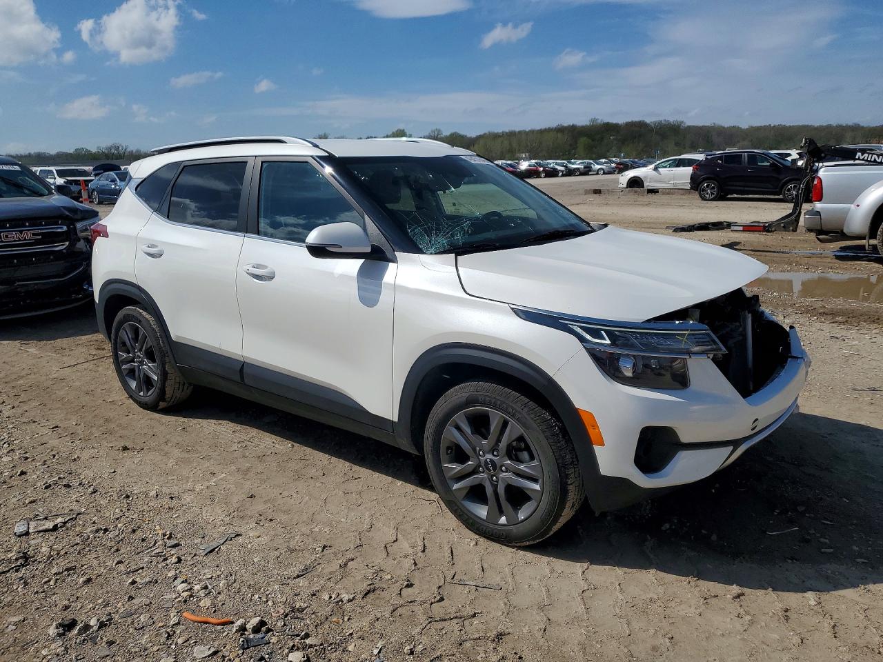 2023 KIA SELTOS S photo 10