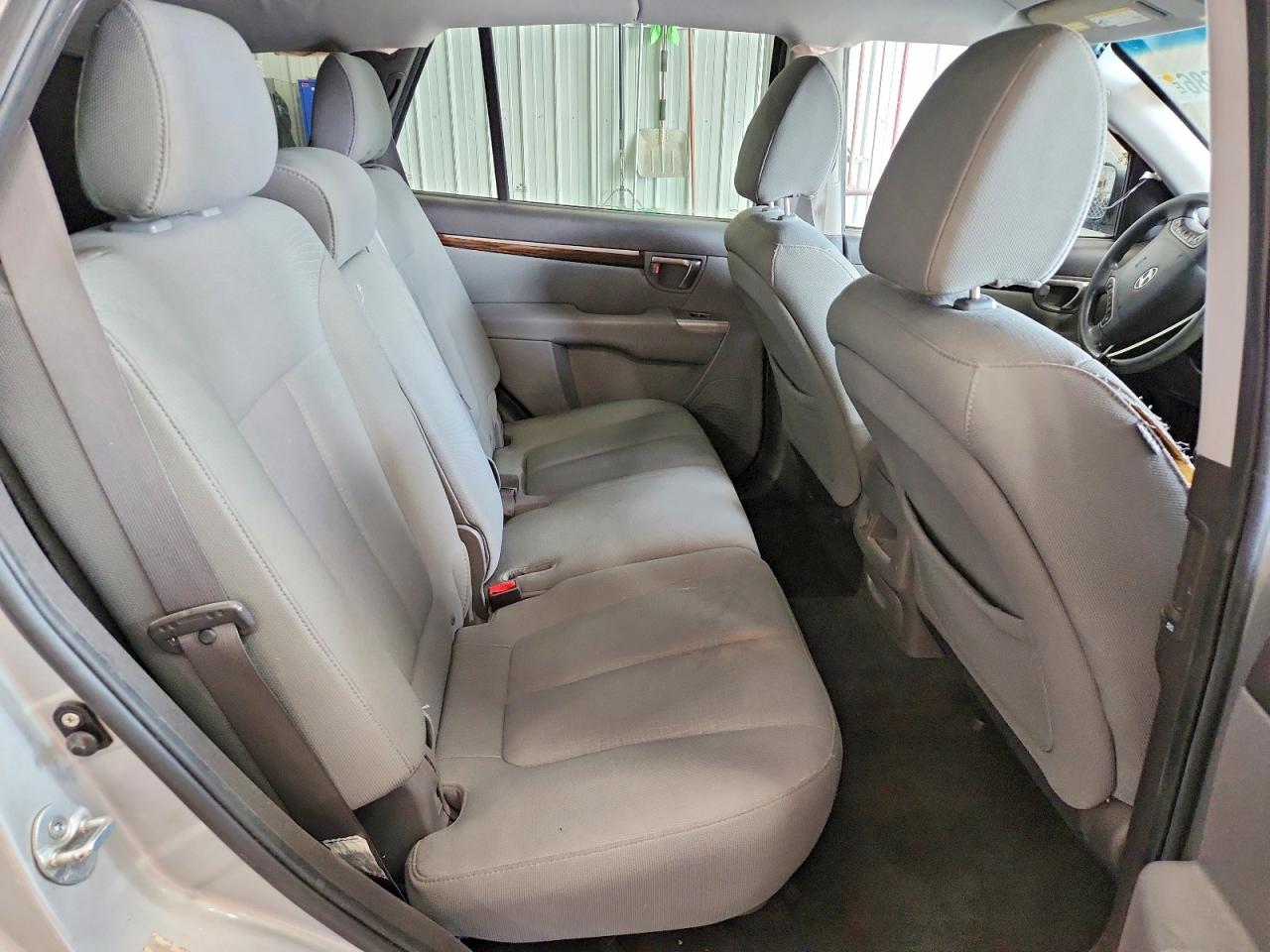 2010 HYUNDAI SANTA FE GLS photo 19