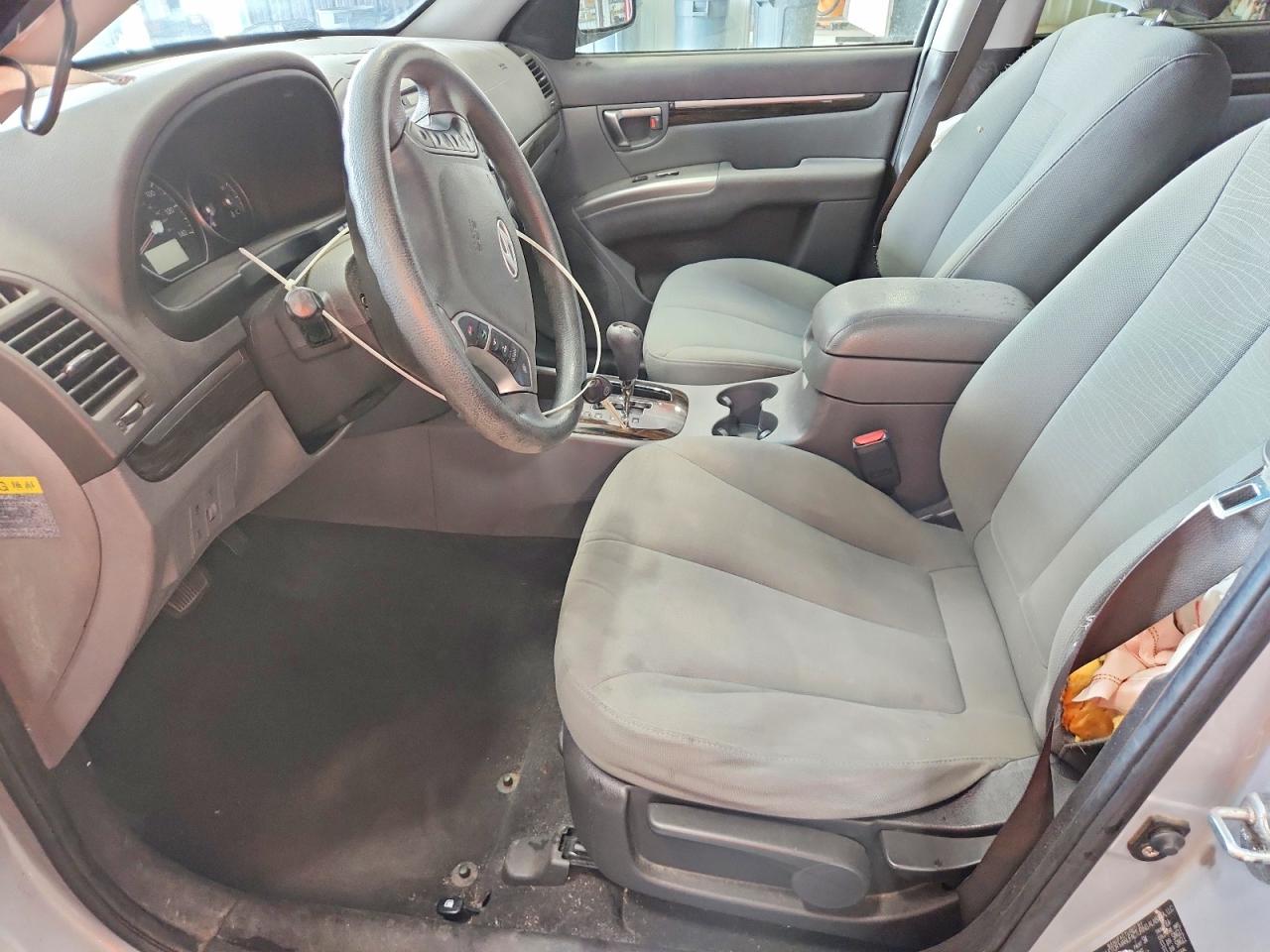 2010 HYUNDAI SANTA FE GLS photo 13