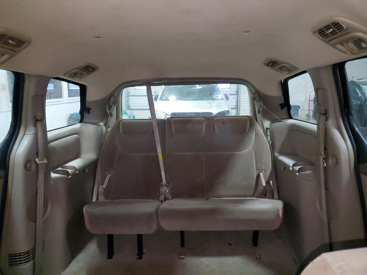 2004 TOYOTA SIENNA LE 8 PASSENGER photo 19