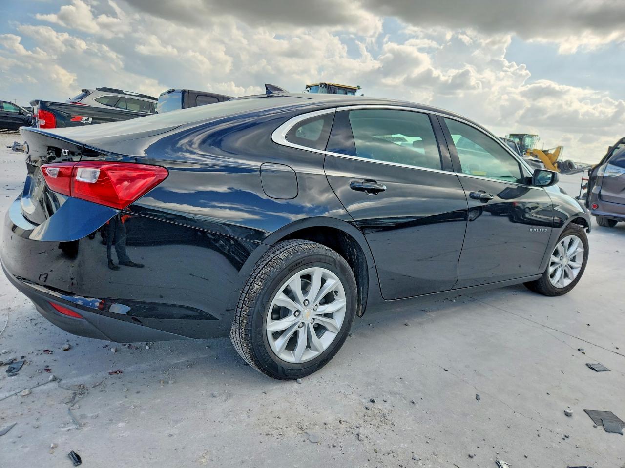 2024 CHEVROLET MALIBU LT photo 5