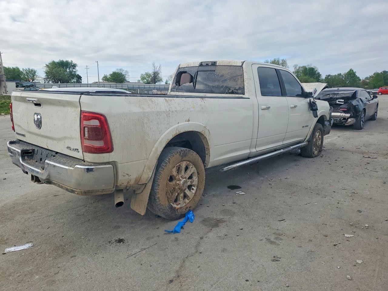 2022 RAM 3500 LARAMIE photo 5