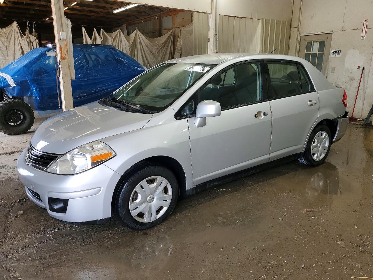 2011 NISSAN VERSA