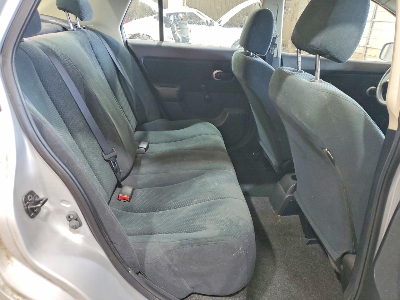 2011 NISSAN VERSA 1.8 S photo 19