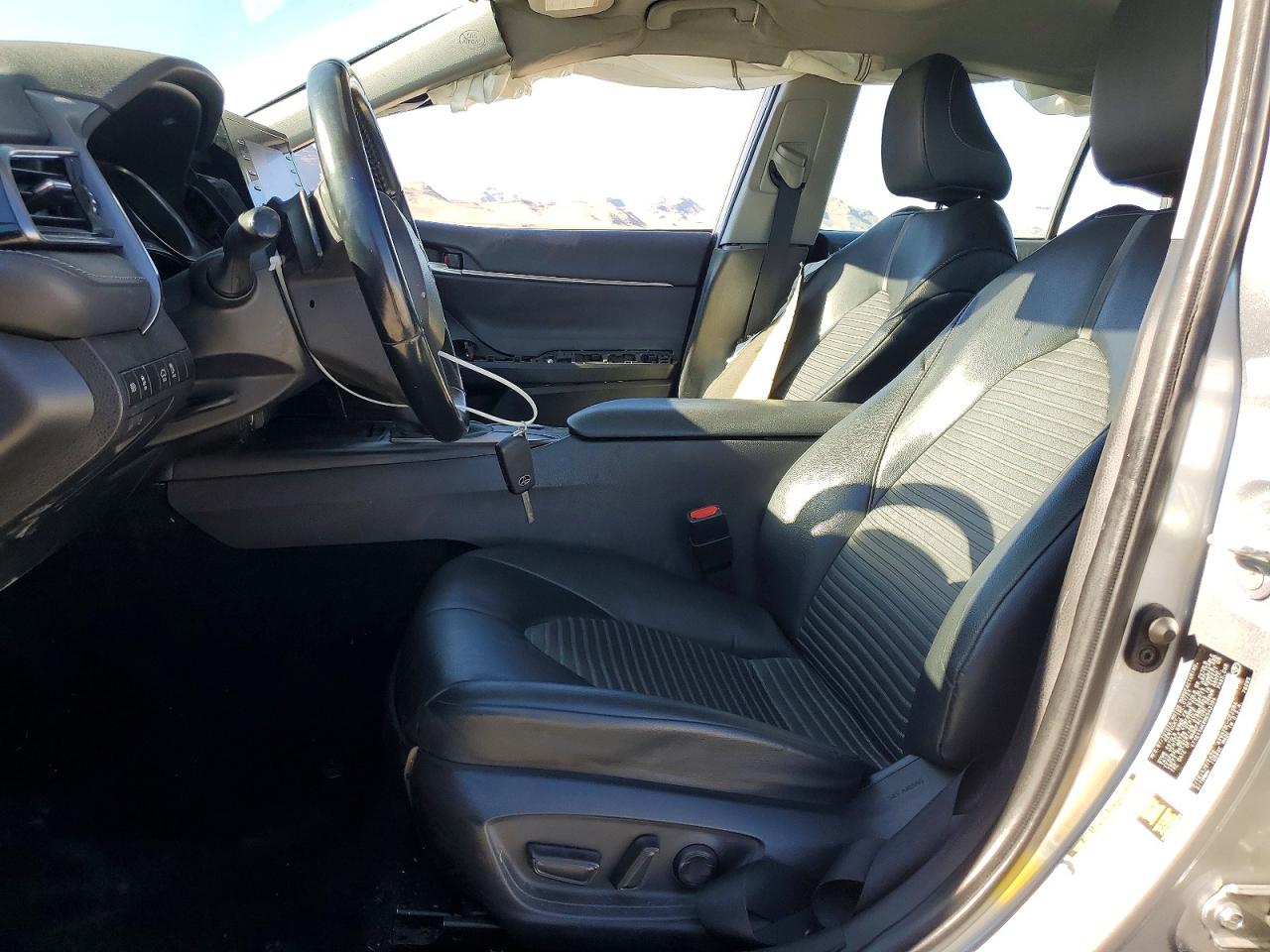 2021 TOYOTA CAMRY SE photo 13
