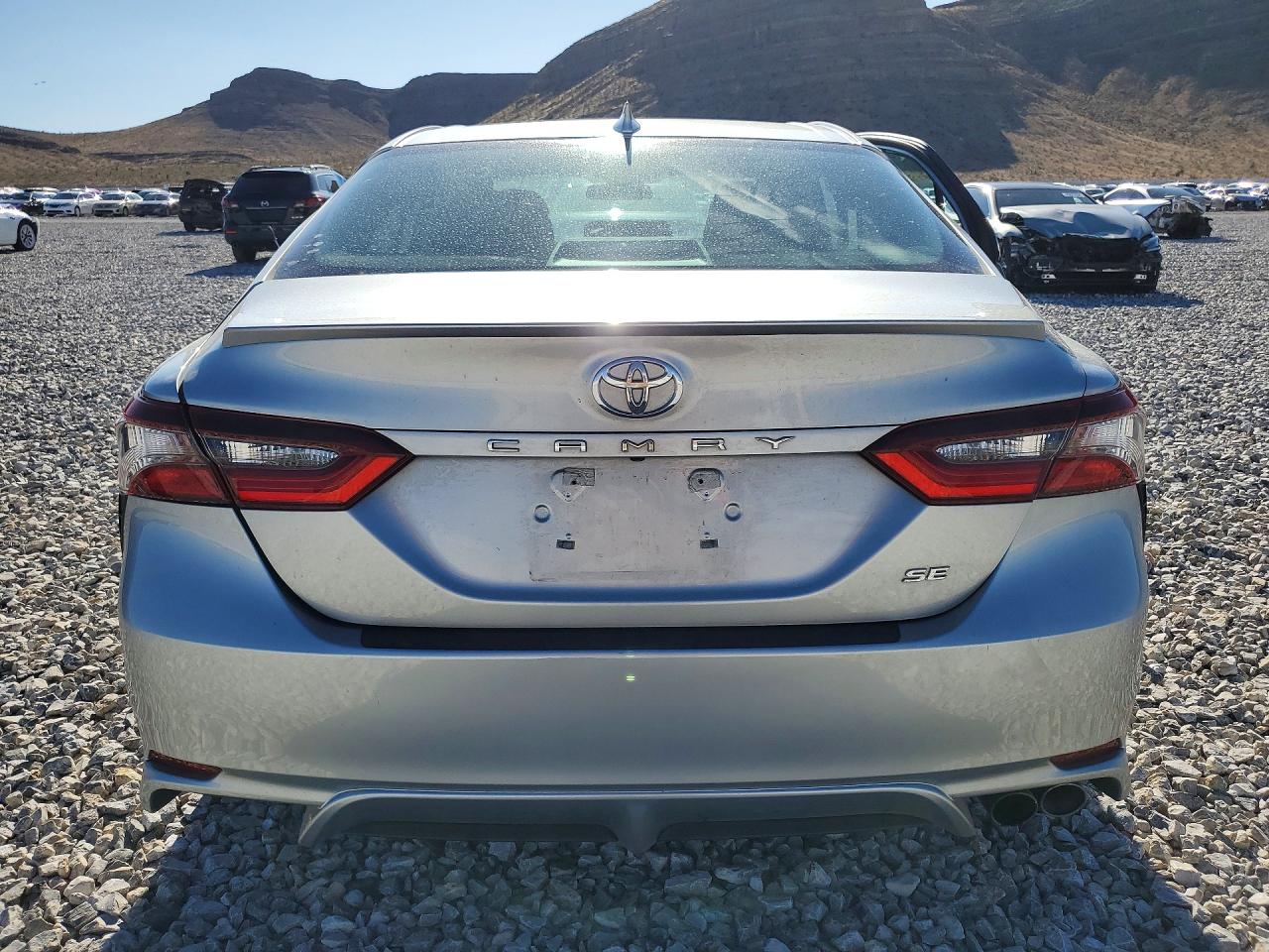 2021 TOYOTA CAMRY SE photo 11