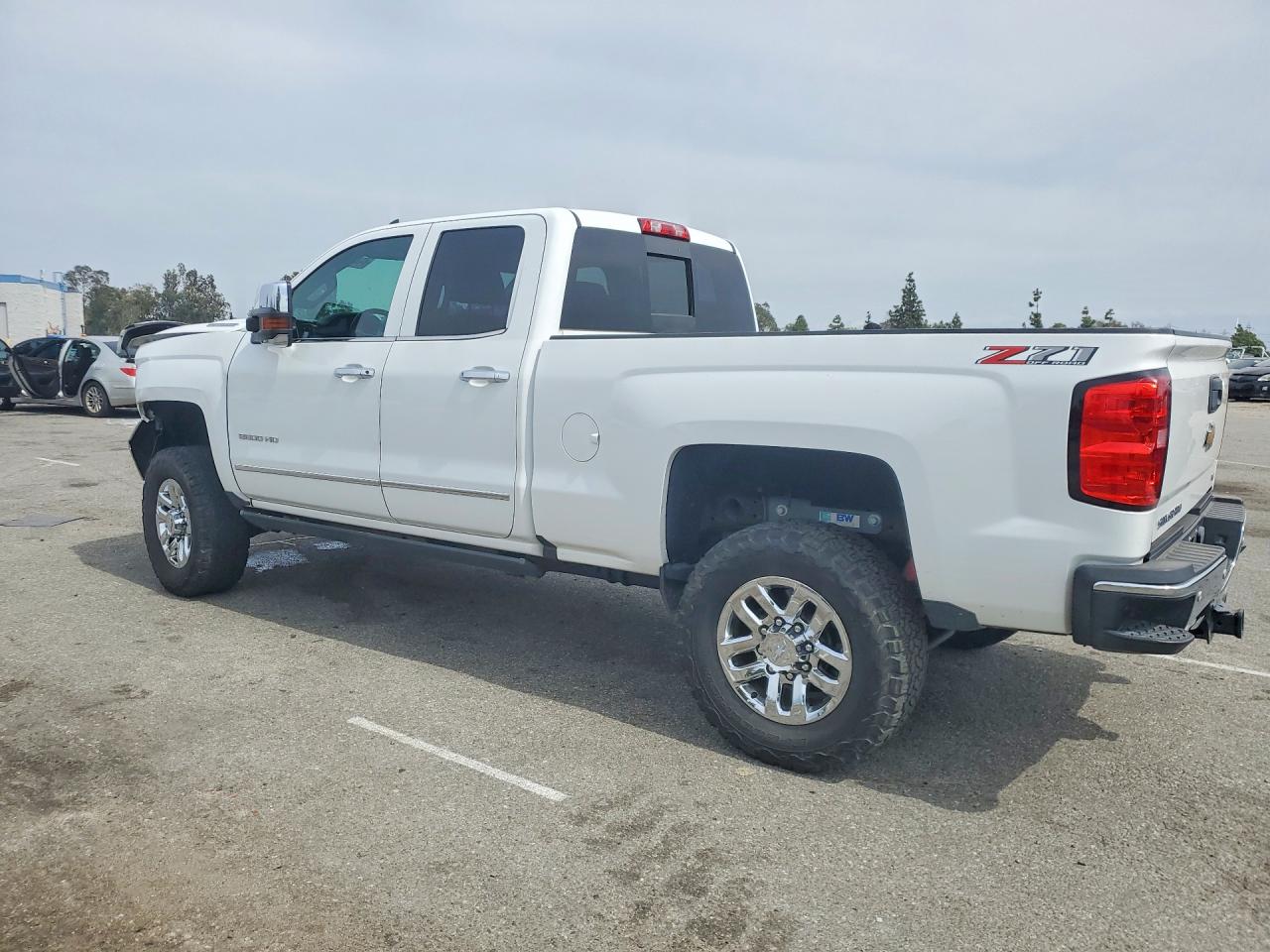 2018 CHEVROLET SILVERADO K2500 HEAVY DUTY LTZ photo 3
