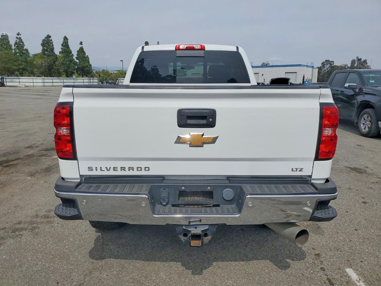 2018 CHEVROLET SILVERADO K2500 HEAVY DUTY LTZ photo 11