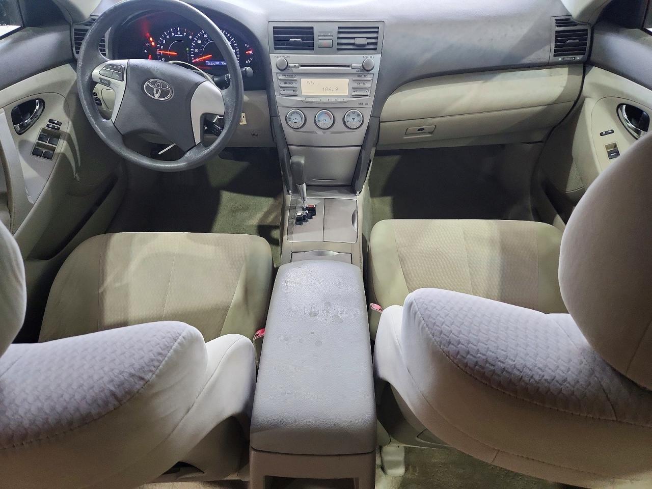 2010 TOYOTA CAMRY LE V6 photo 22