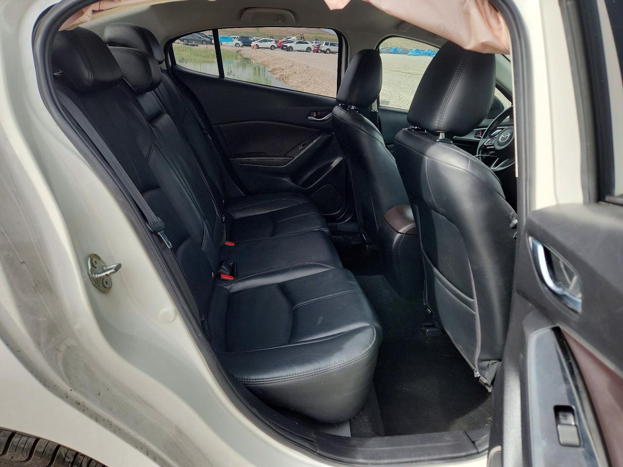 2018 MAZDA 3 TOURING photo 19