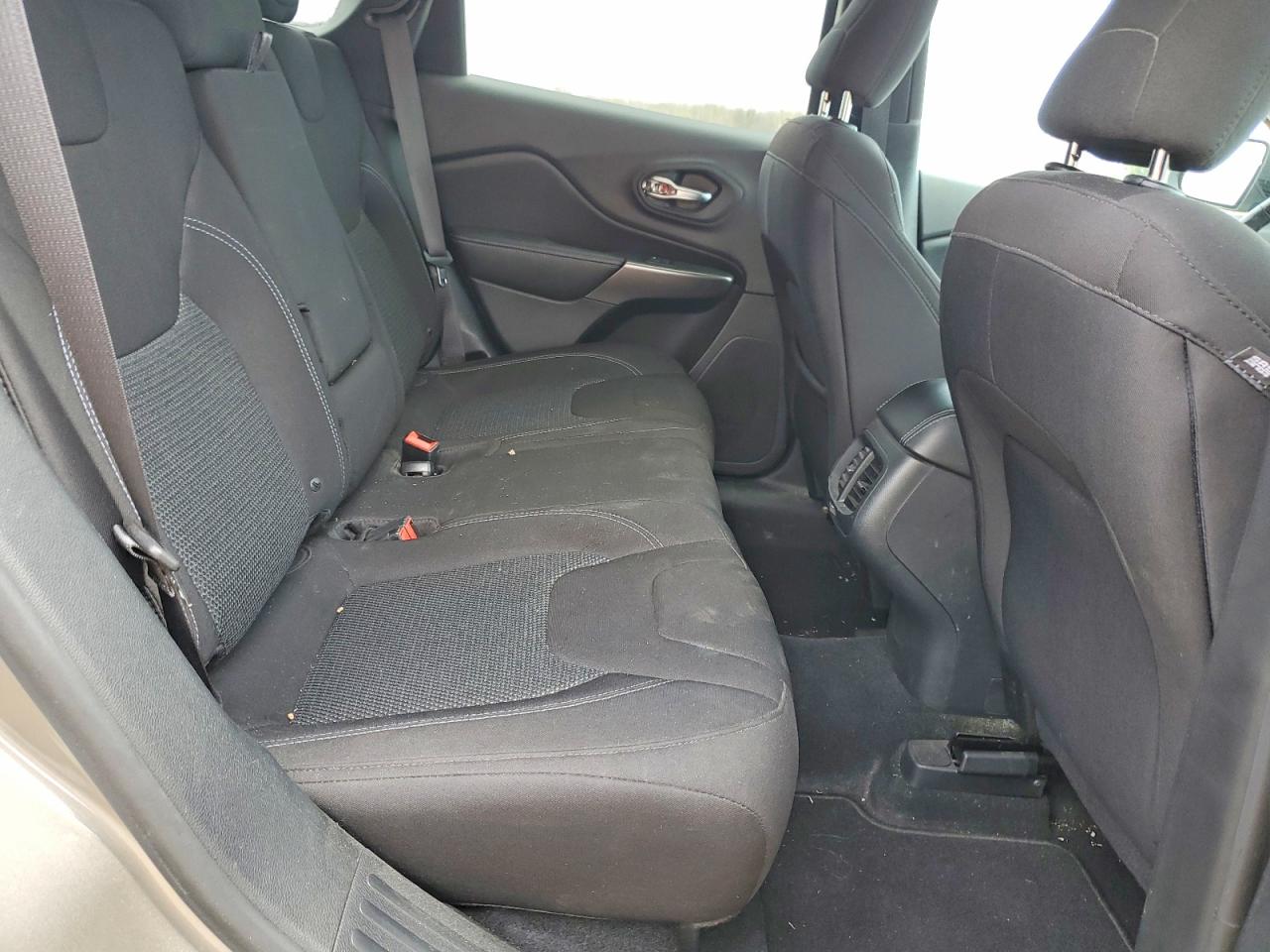 2019 JEEP CHEROKEE LATITUDE photo 11