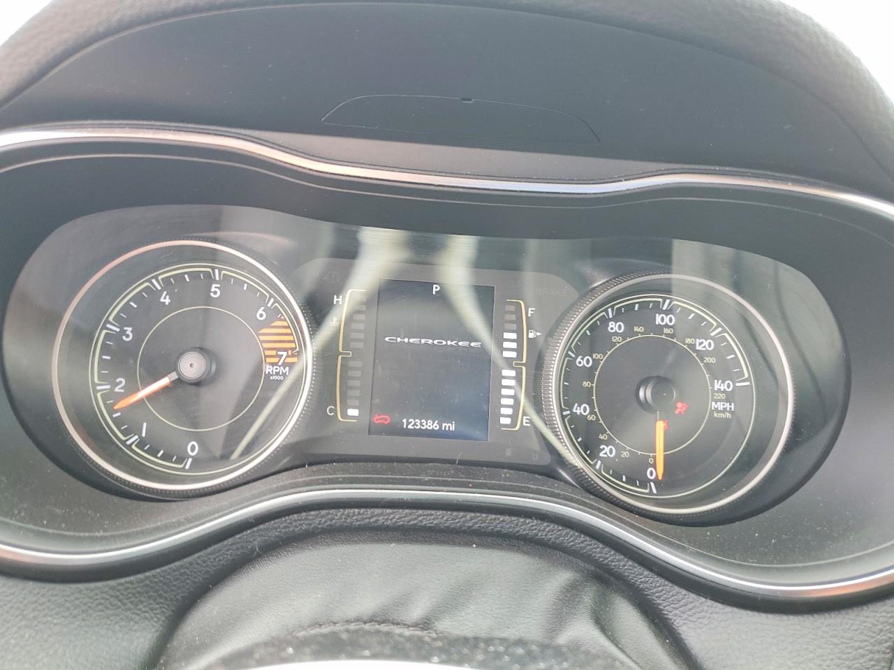 2019 JEEP CHEROKEE LATITUDE photo 9