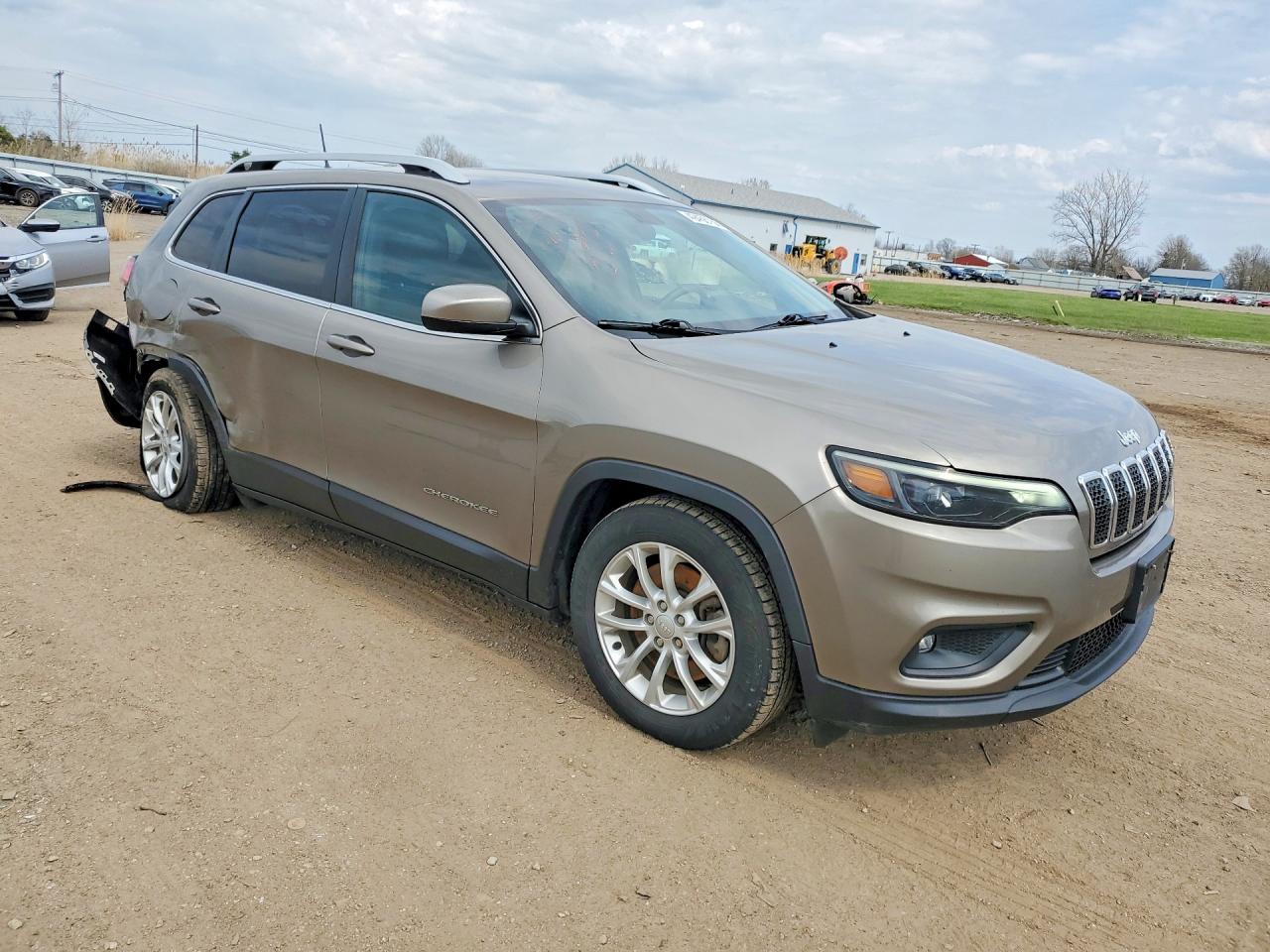2019 JEEP CHEROKEE LATITUDE photo 4