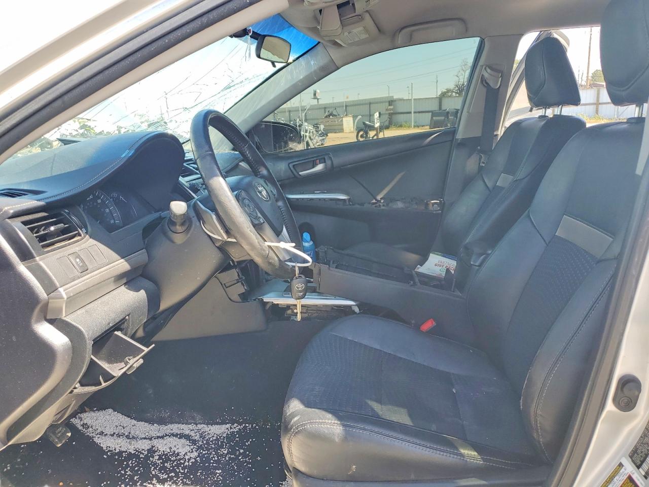 2013 TOYOTA CAMRY photo 19