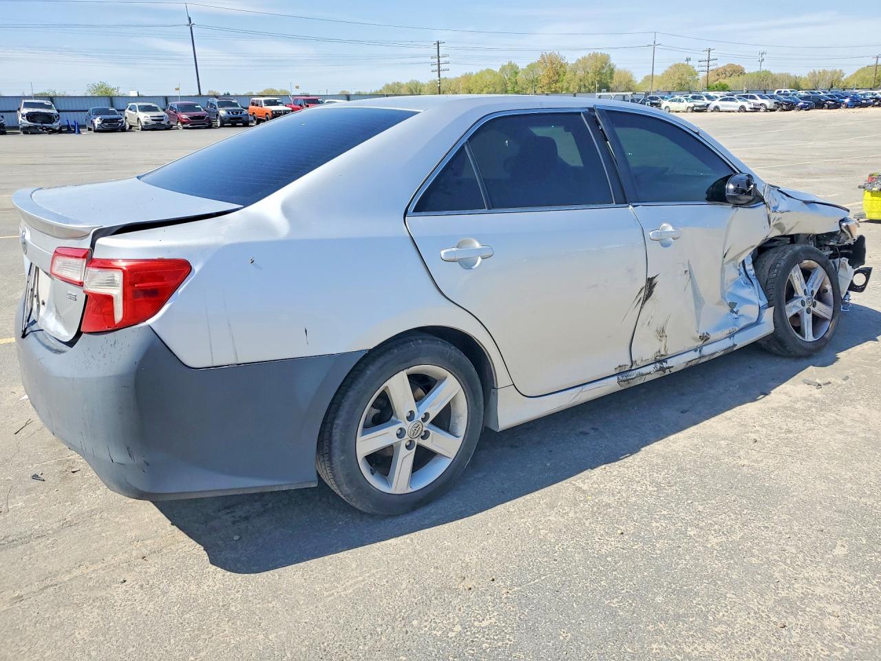 2013 TOYOTA CAMRY photo 7