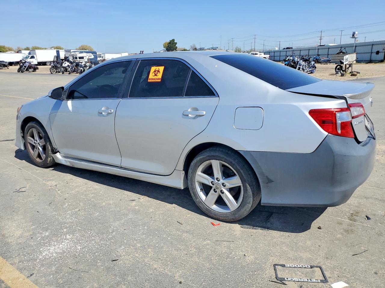 2013 TOYOTA CAMRY photo 4