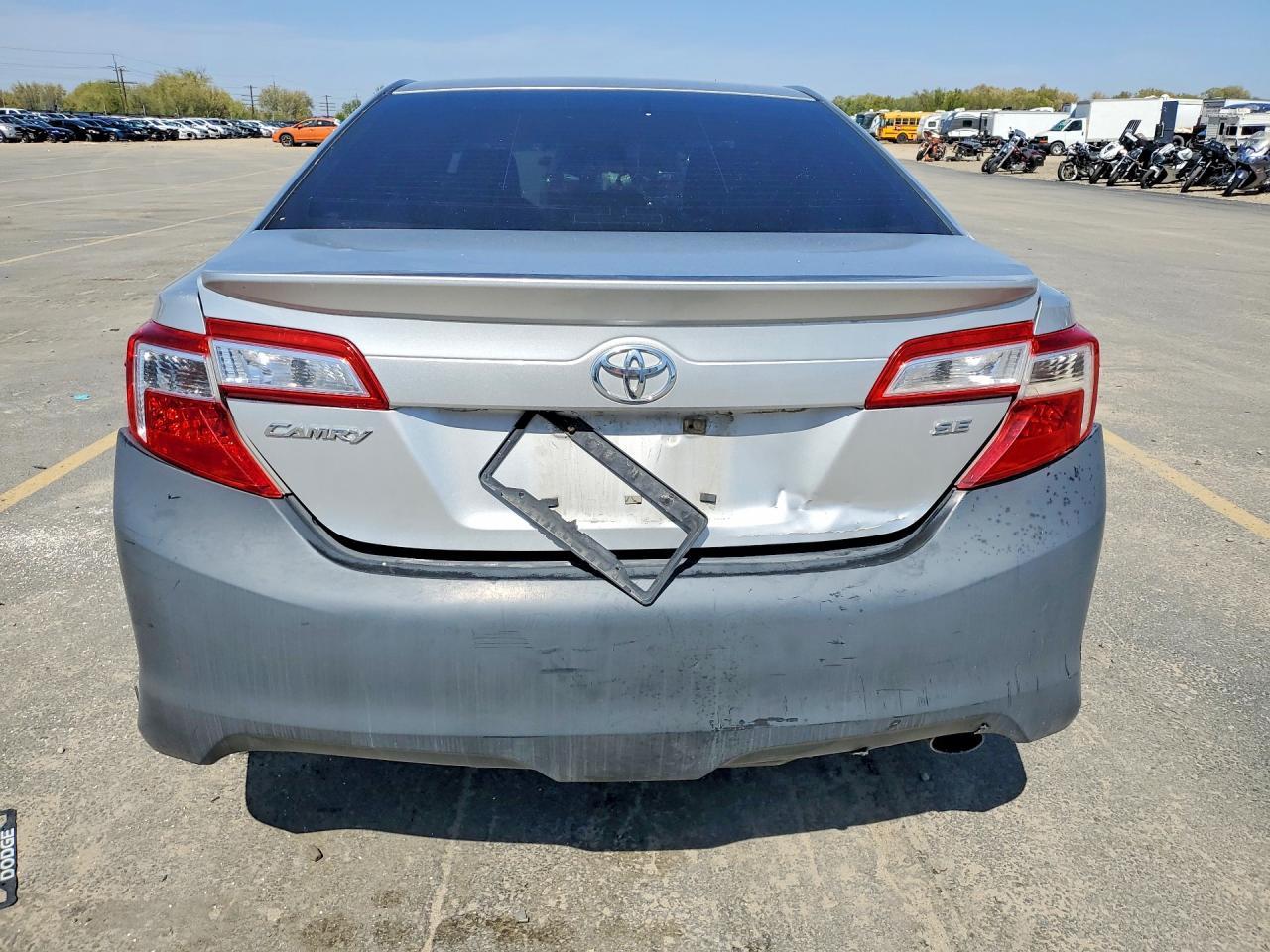 2013 TOYOTA CAMRY photo 16