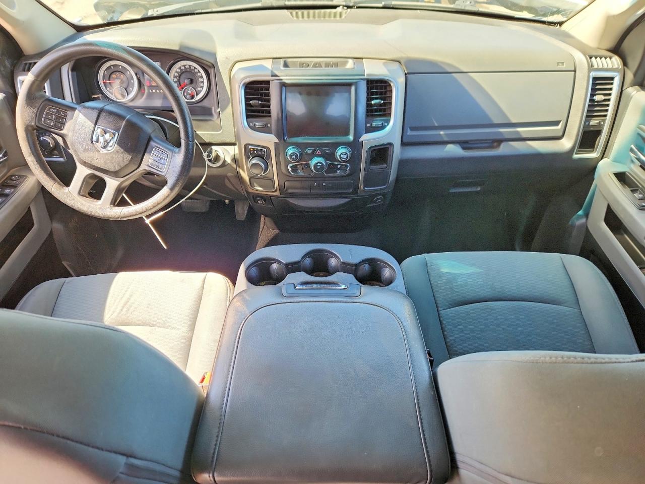 2014 RAM 1500 SLT photo 22