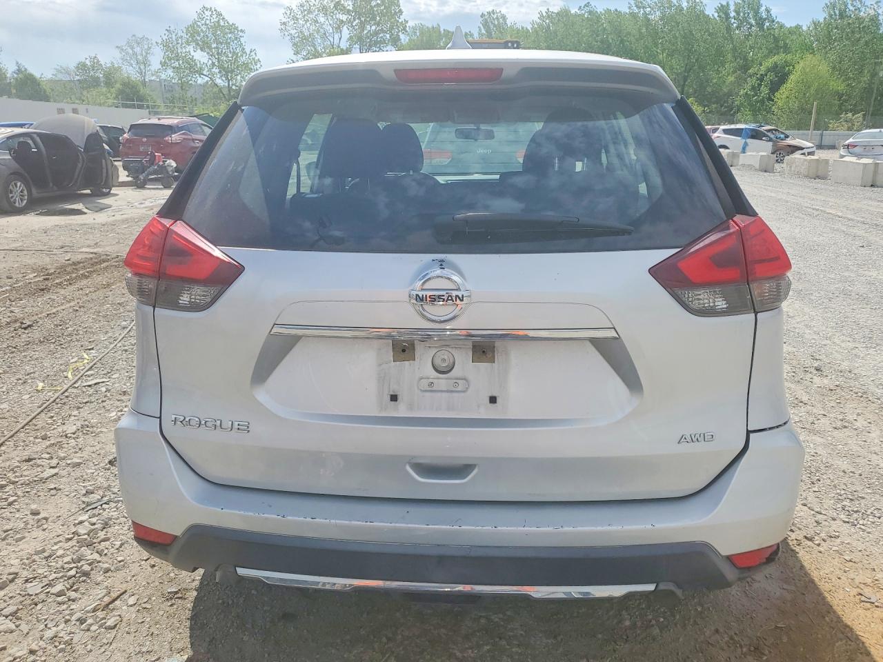2017 NISSAN ROGUE S photo 16