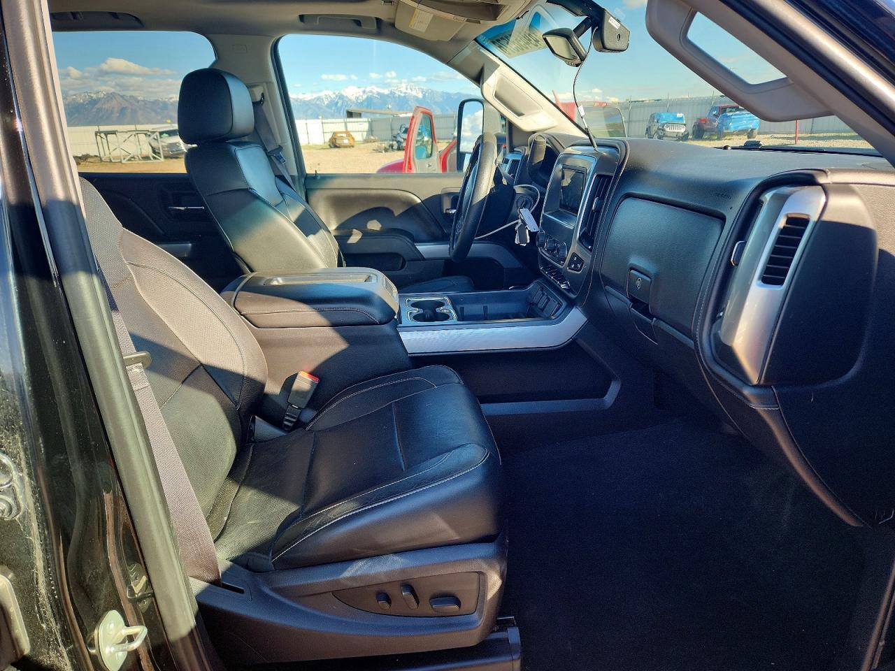 2015 CHEVROLET SILVERADO K3500 LTZ photo 13