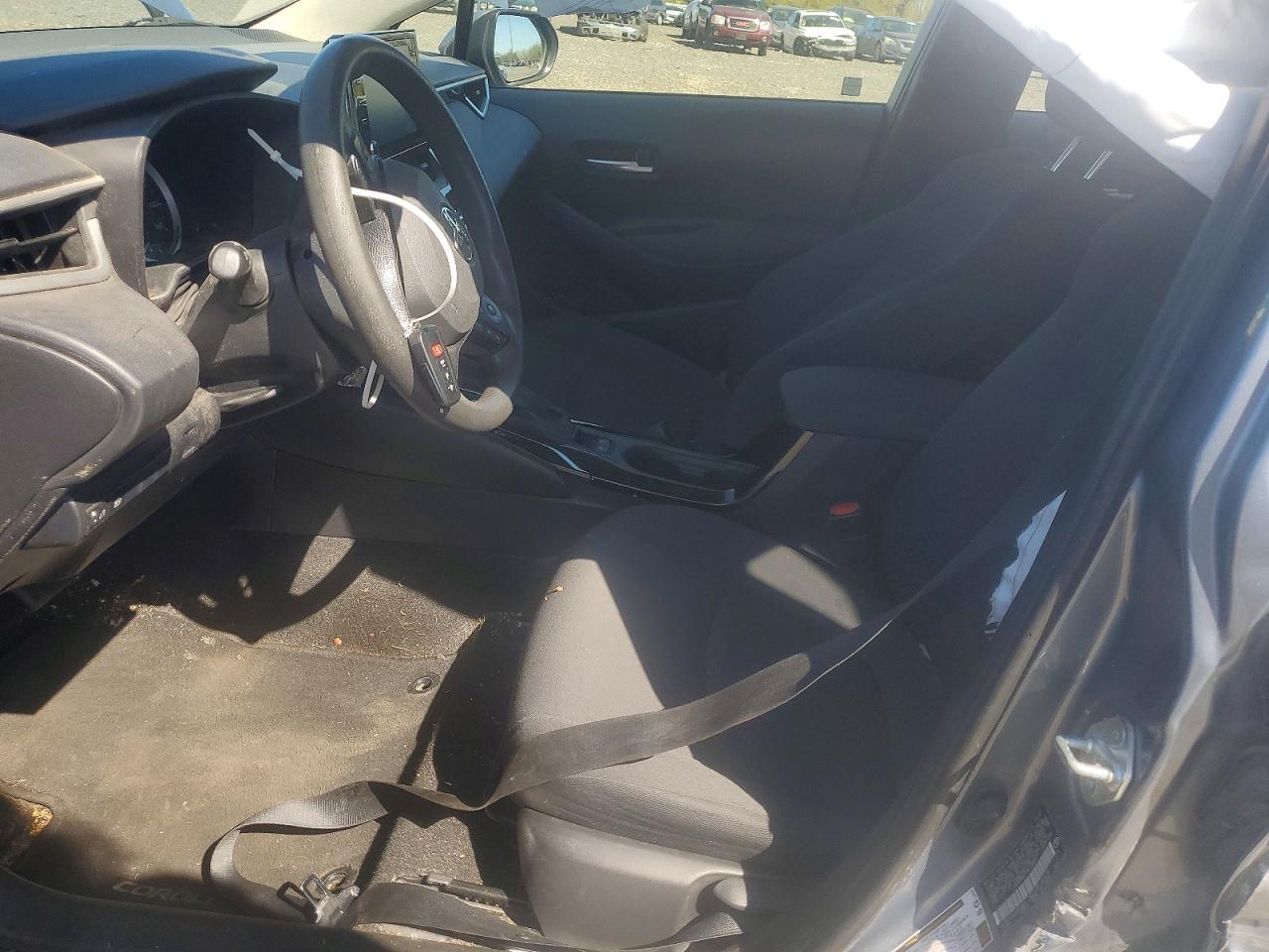 2021 TOYOTA COROLLA LE photo 13