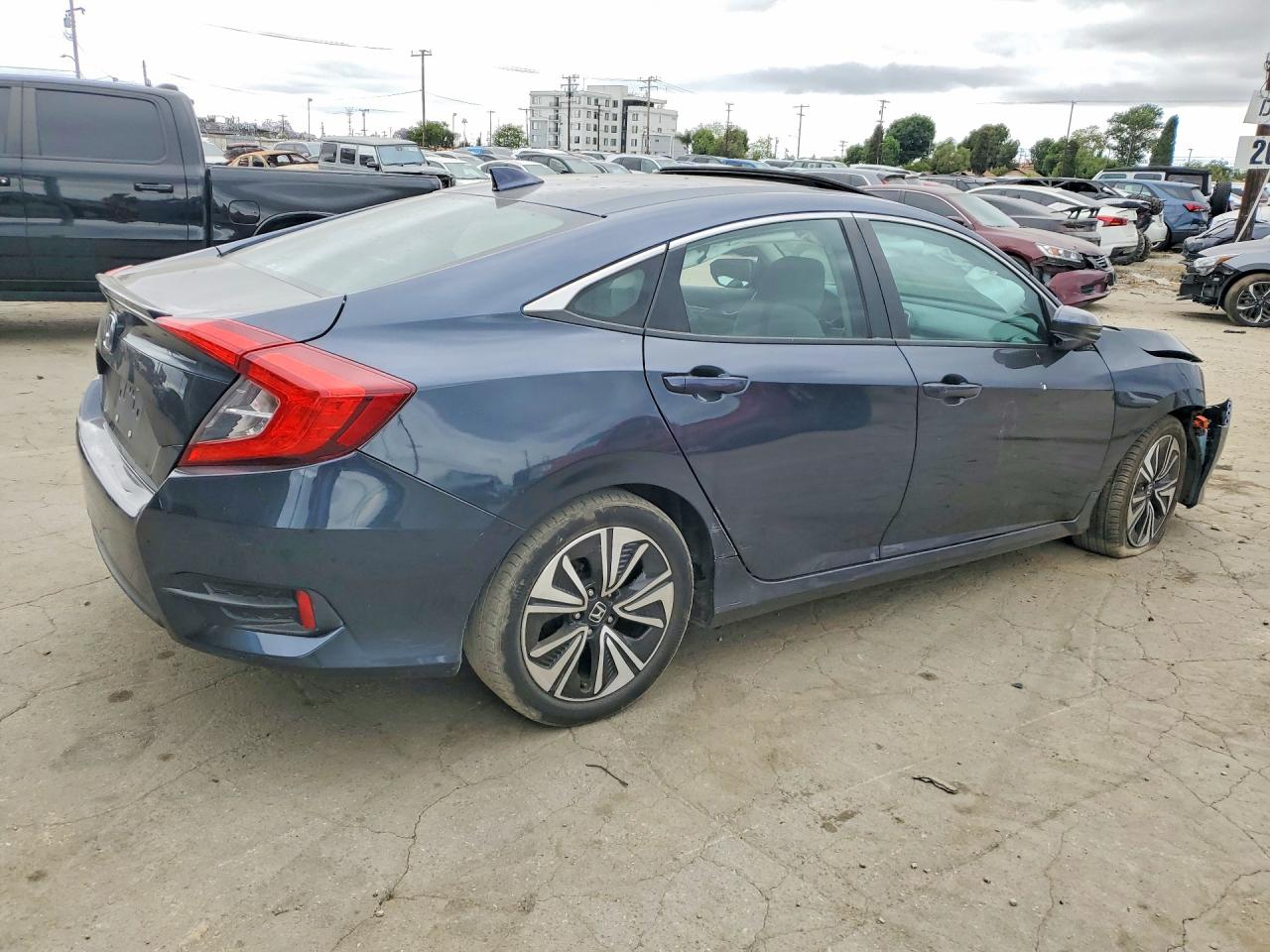 2017 HONDA CIVIC EX photo 5