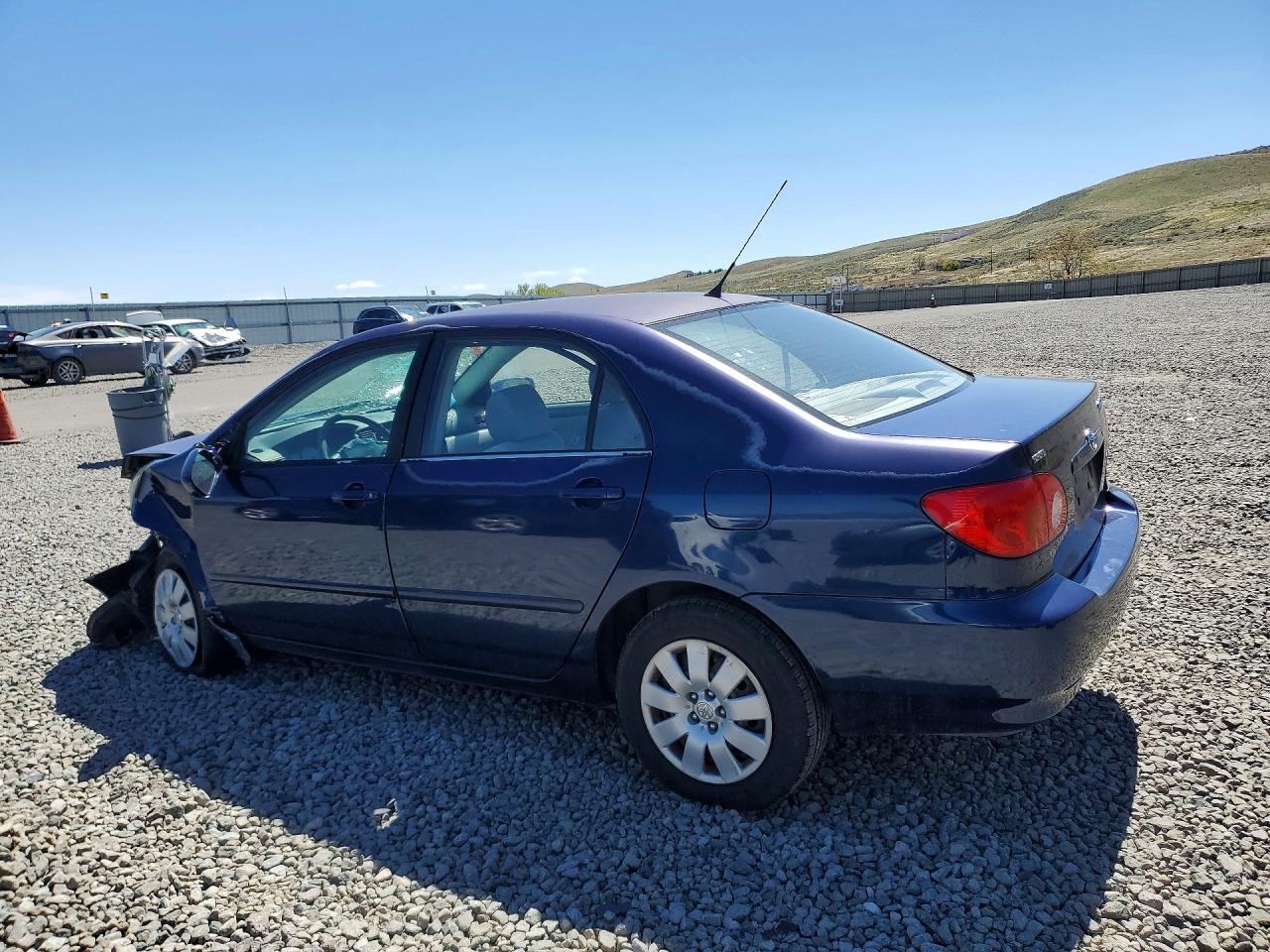 2003 TOYOTA COROLLA LE photo 4