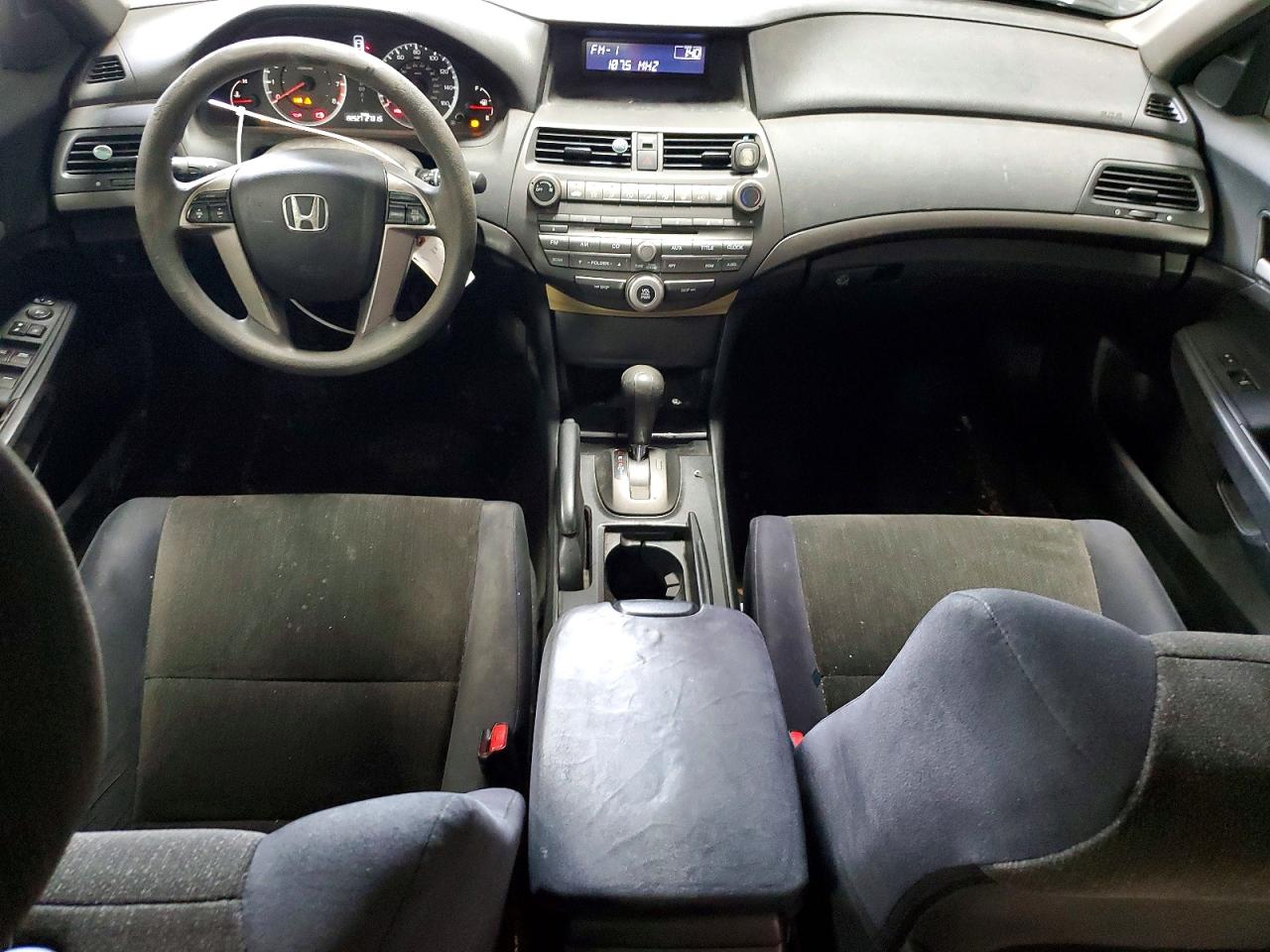 2010 HONDA ACCORD LXP photo 22
