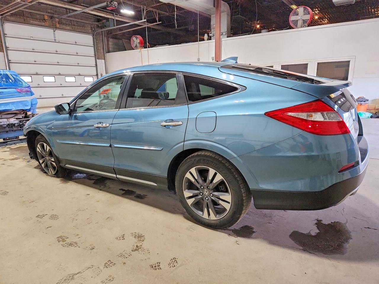 2015 HONDA CROSSTOUR EXL photo 3