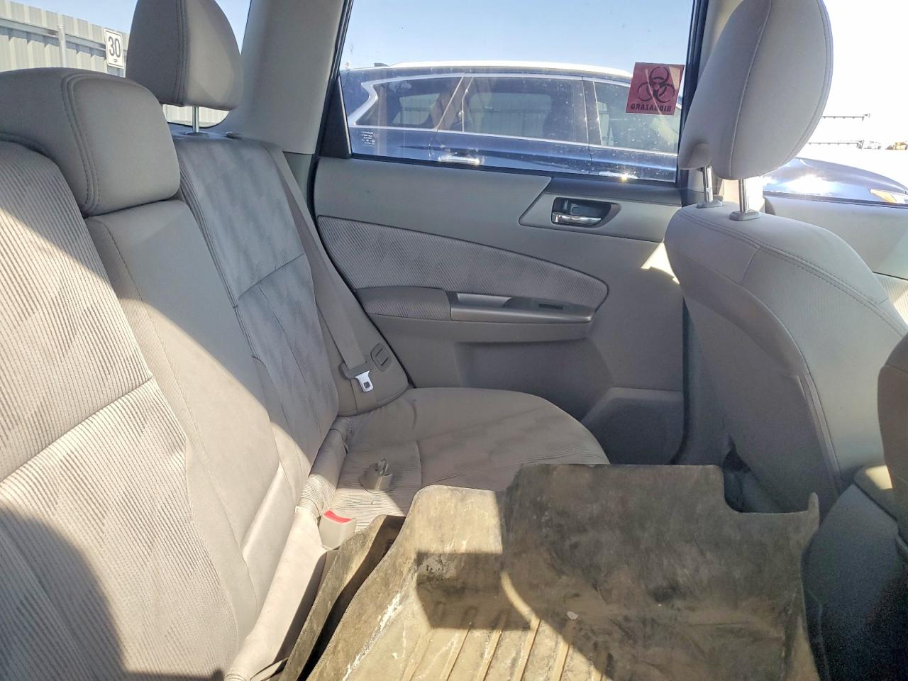 2010 SUBARU FORESTER photo 21