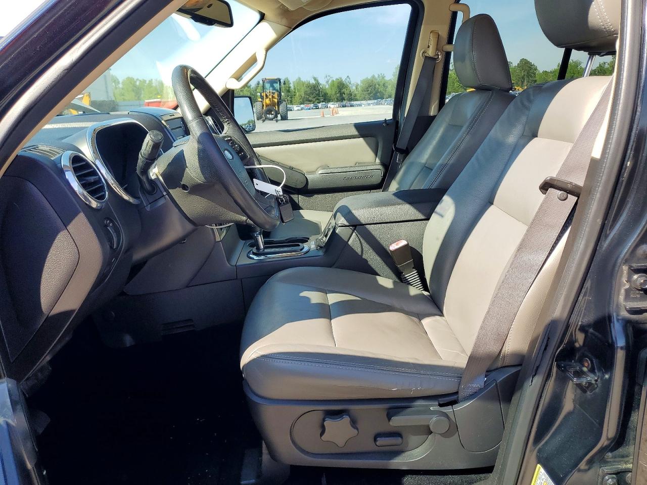2010 FORD EXPLORER XLT photo 7