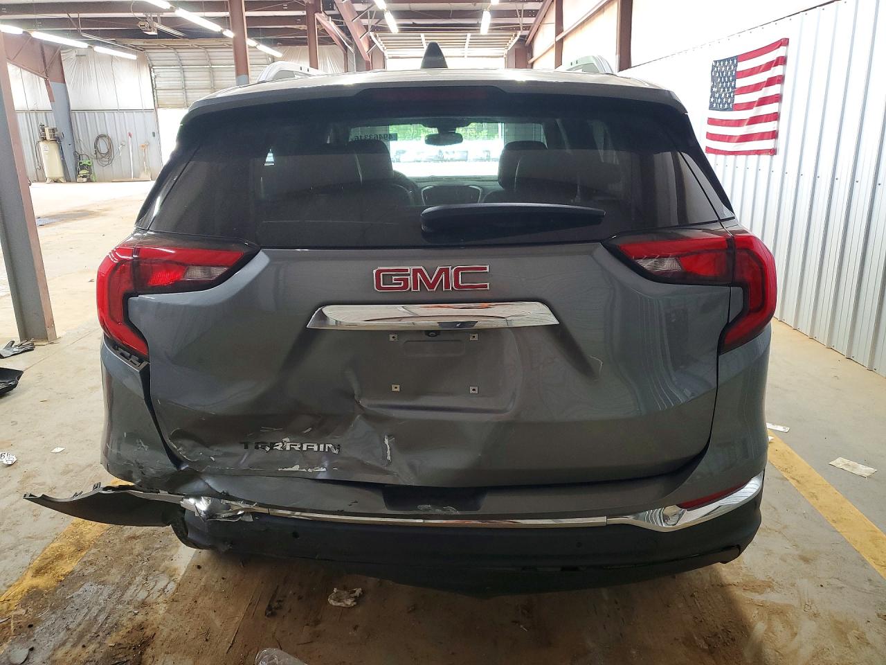 2020 GMC TERRAIN SLT photo 11