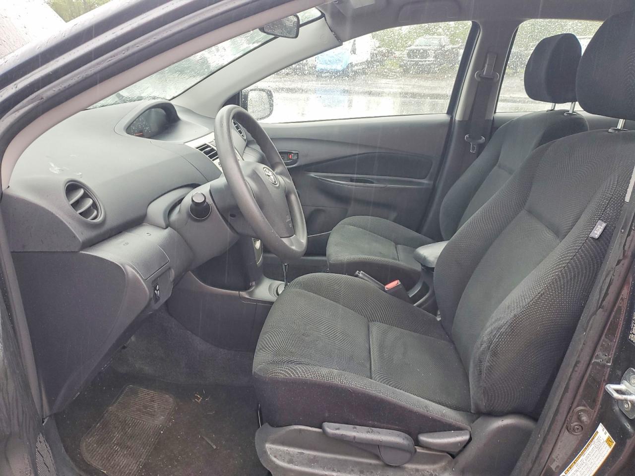 2009 TOYOTA YARIS BASE photo 13
