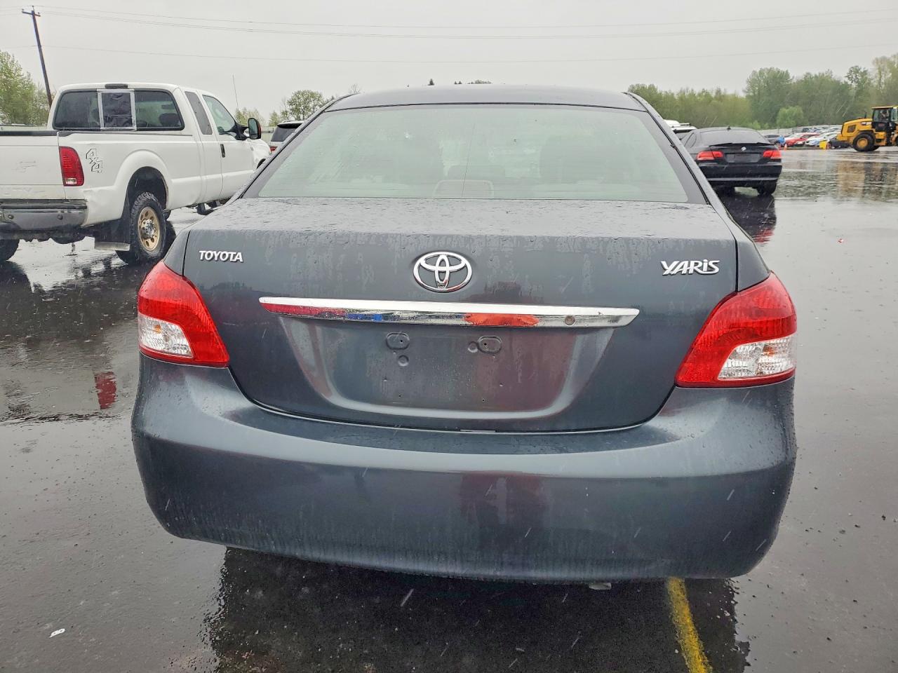 2009 TOYOTA YARIS BASE photo 11