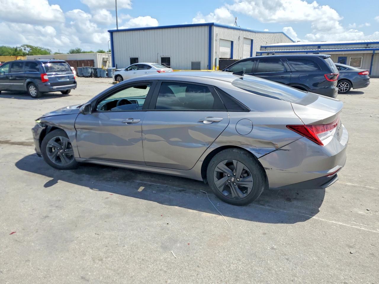 2023 HYUNDAI ELANTRA BLUE photo 4