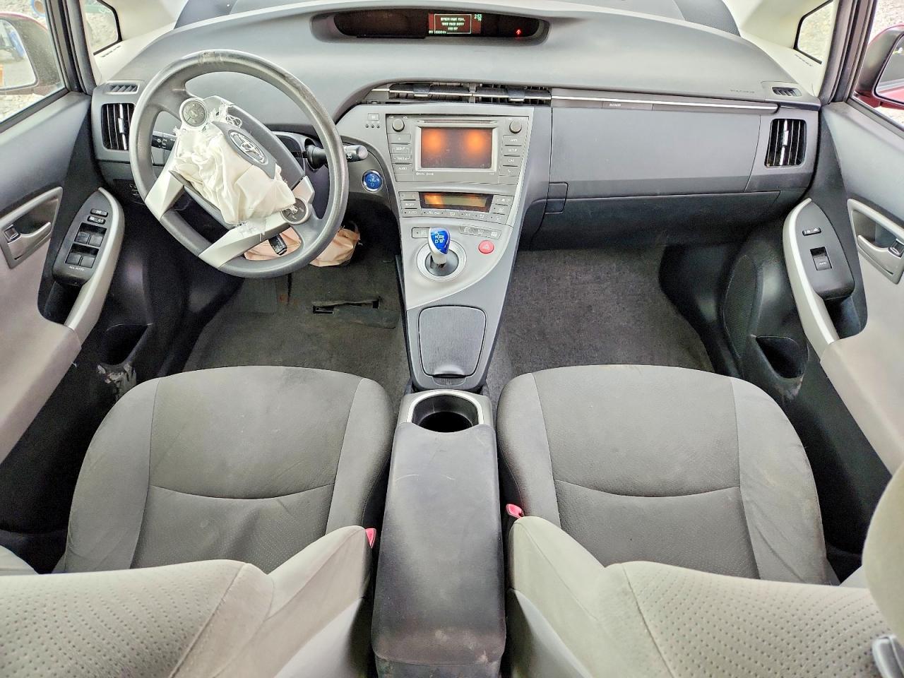 2013 TOYOTA PRIUS THREE photo 15