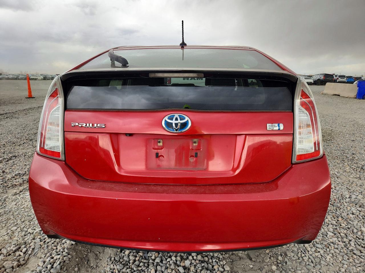 2013 TOYOTA PRIUS THREE photo 11