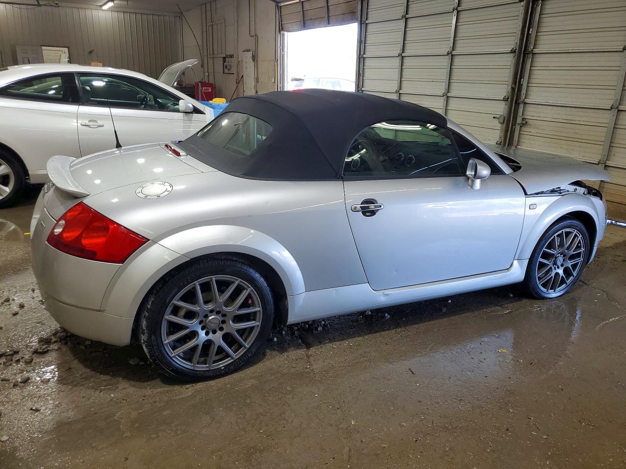 2002 AUDI TT QUATTRO photo 5