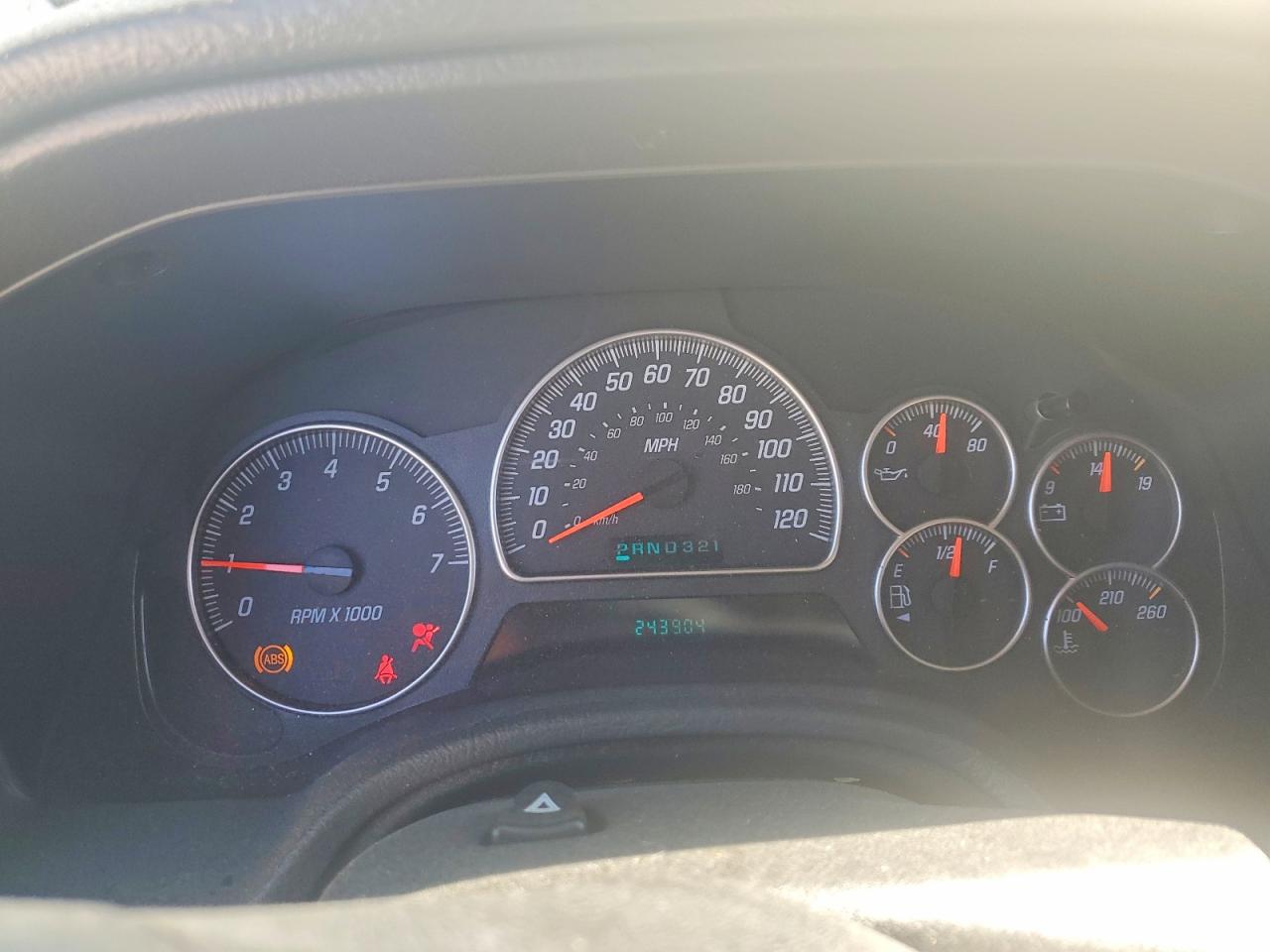 2003 GMC ENVOY photo 9