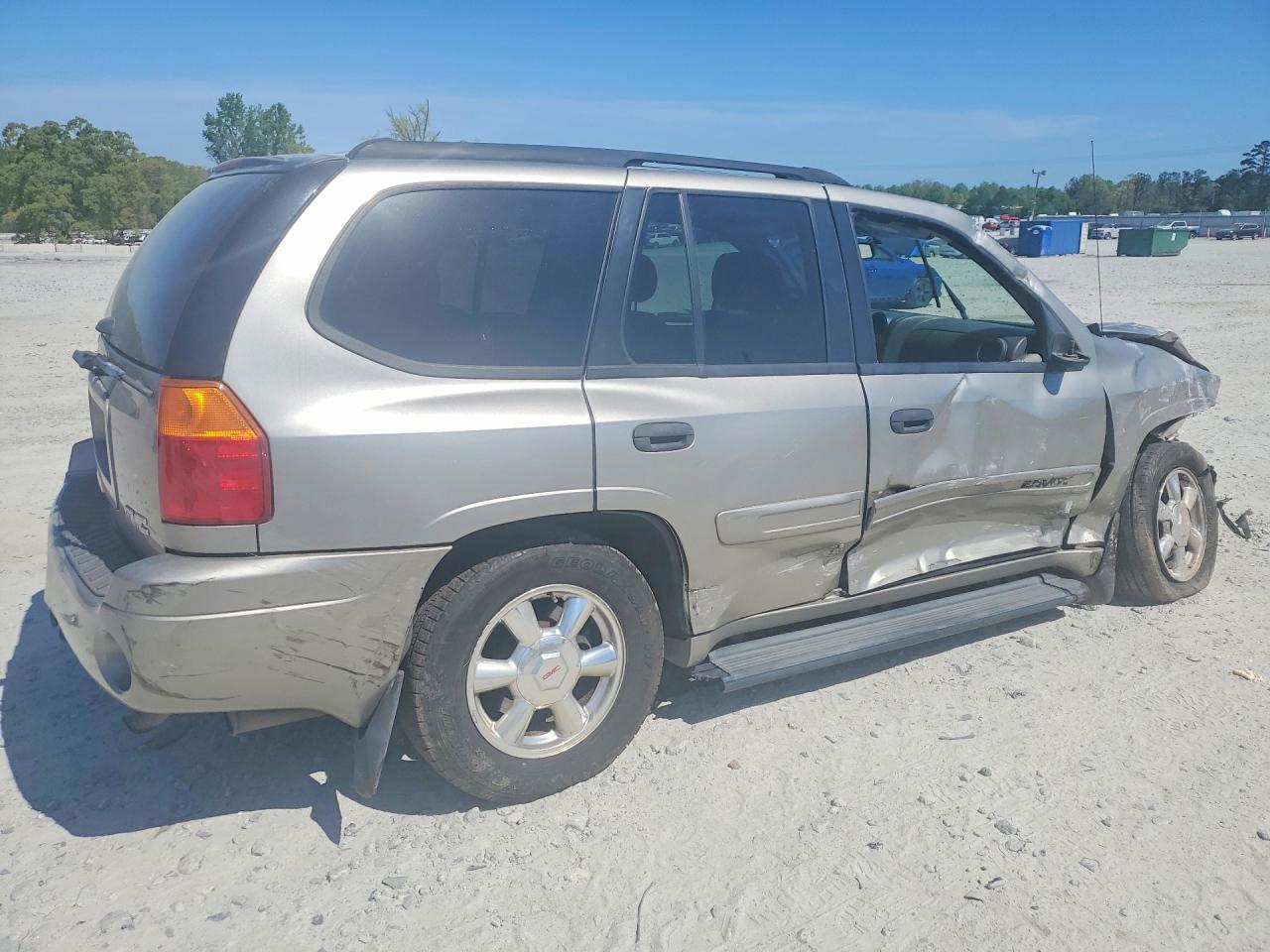 2003 GMC ENVOY photo 3