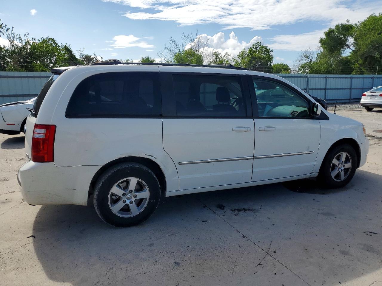 2010 DODGE GRAND CARAVAN SXT photo 7