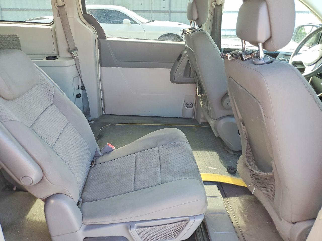 2010 DODGE GRAND CARAVAN SXT photo 28