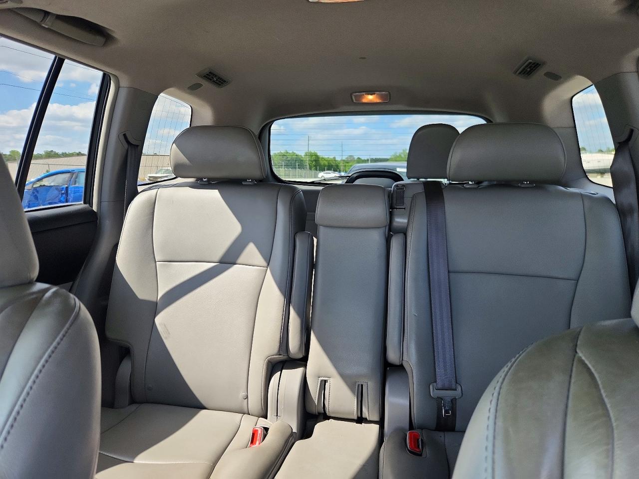 2013 TOYOTA HIGHLANDER SE photo 28