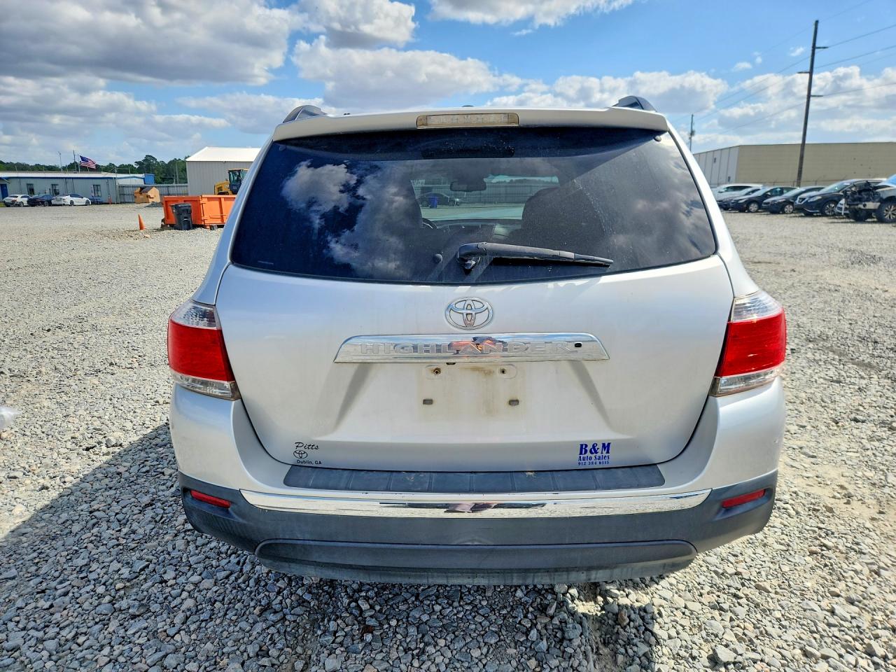 2013 TOYOTA HIGHLANDER SE photo 16