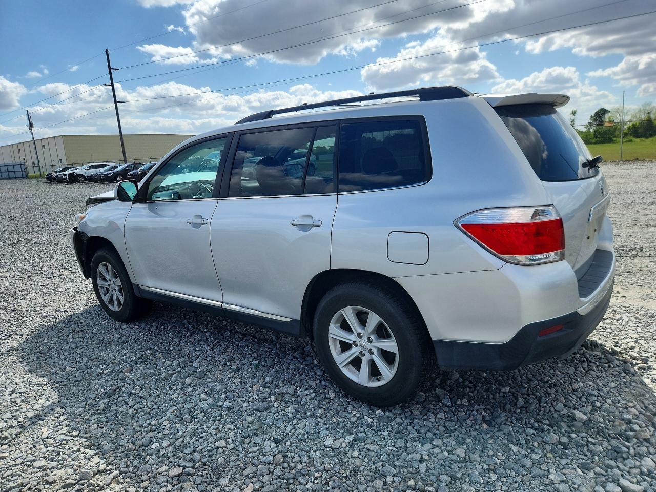 2013 TOYOTA HIGHLANDER SE photo 4