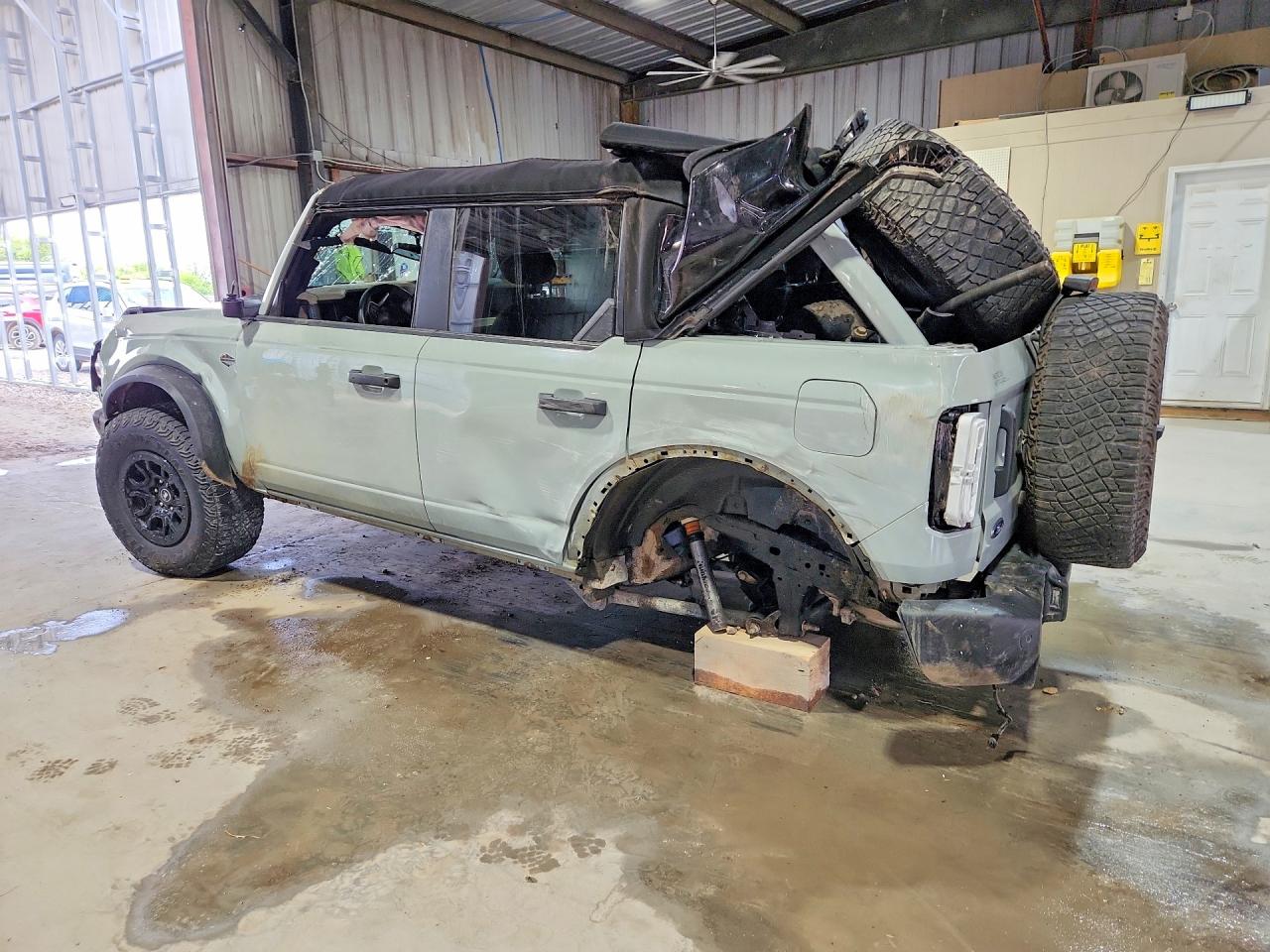2023 FORD BRONCO BASE photo 3