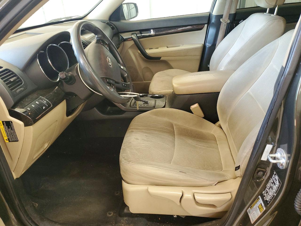 2012 KIA SORENTO LX photo 13