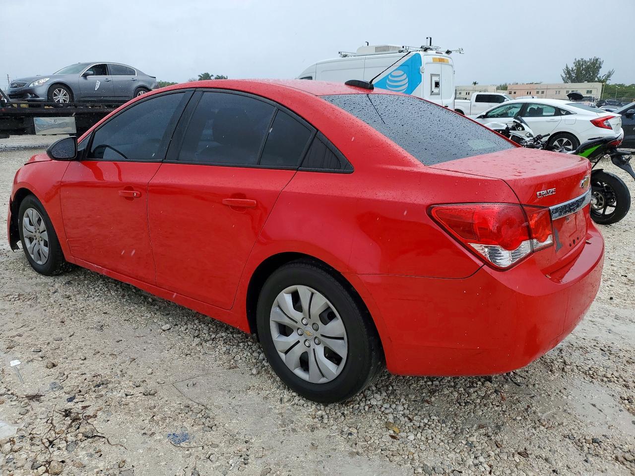 2015 CHEVROLET CRUZE LS photo 2
