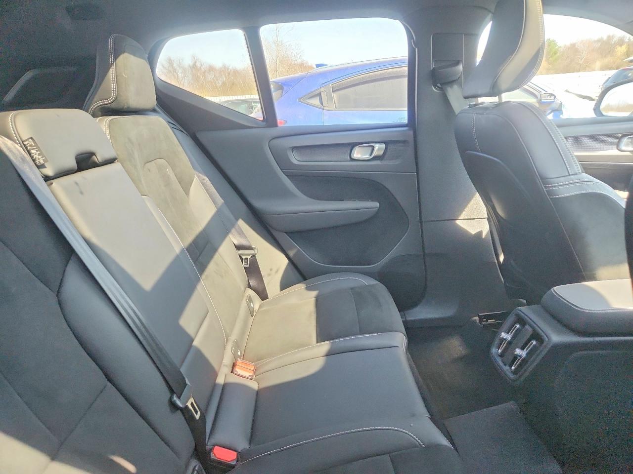 2021 VOLVO XC40 T5 R-DESIGN photo 21